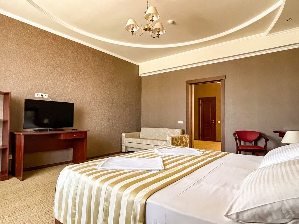 Двухместный номер с 1 кроватью люкс с балконом