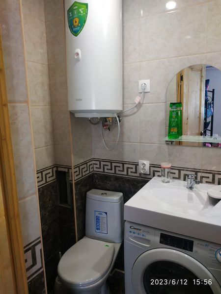 сан. узел  (унитаз, водогрейка, умывальник, стиральная машина)