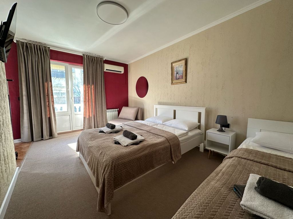 Четырёхместный номер (2/1)