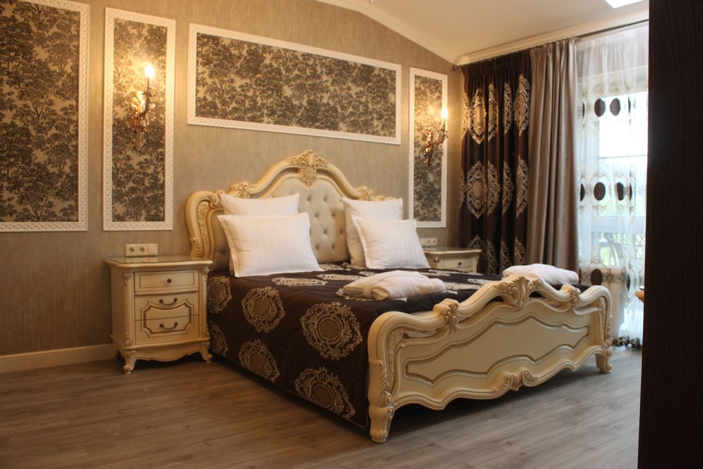 Апартаменты двухкомнатные с видом на бассейн и окрестности