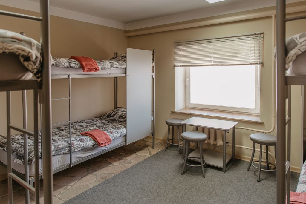 Многоместный мужской номер Койко-место в 6-местном общем мужском номере