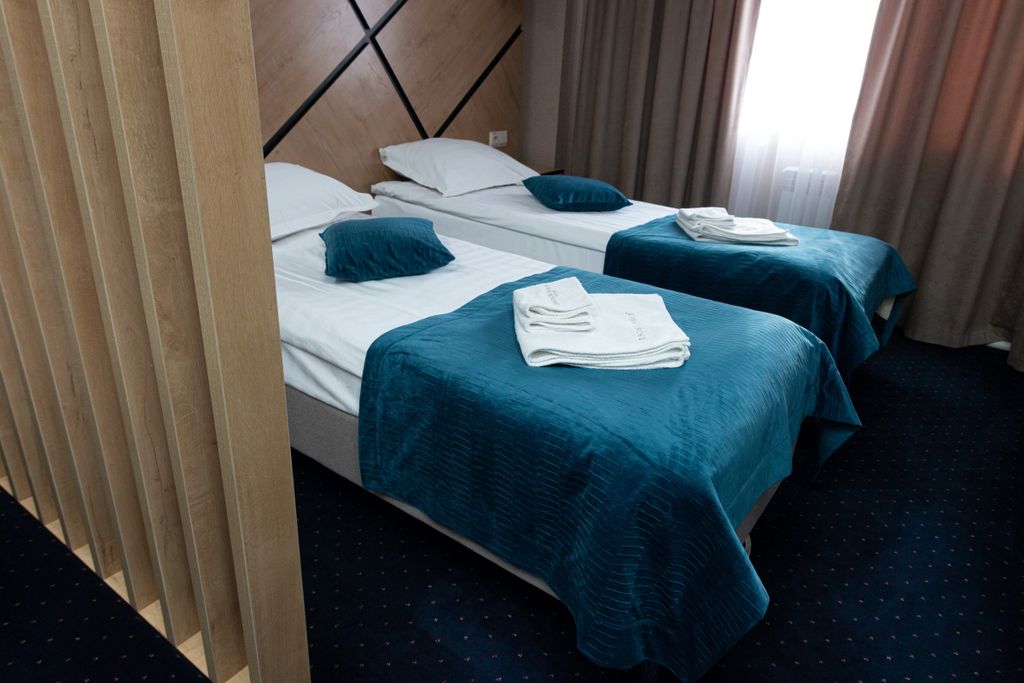 Двухместный номер с 2 отдельными кроватями стандарт + (реновированый)