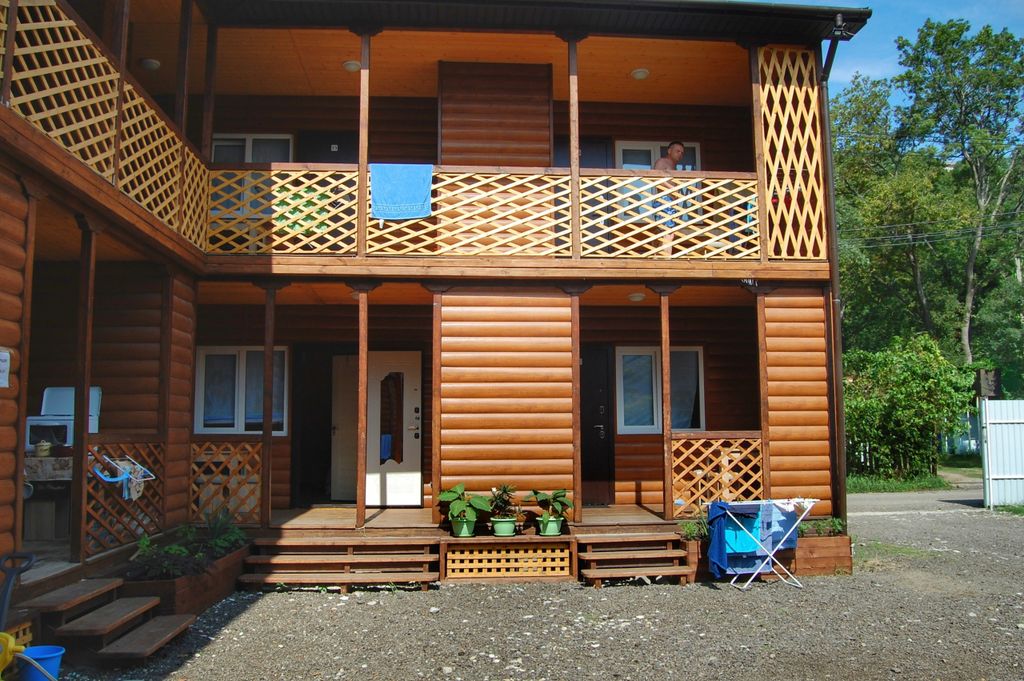 Трёхместный номер квартира в доме на берегу моря