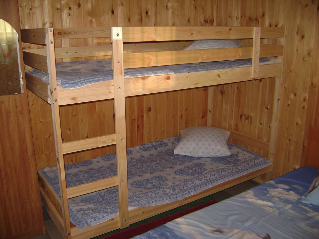 Четырёхместный номер 1 этаж, с 2-ярусной кроватью