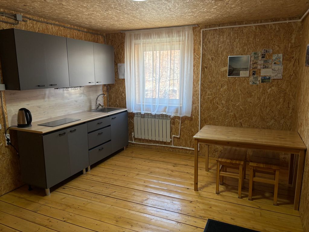 Четырёхместный номер эконом с видом на горы