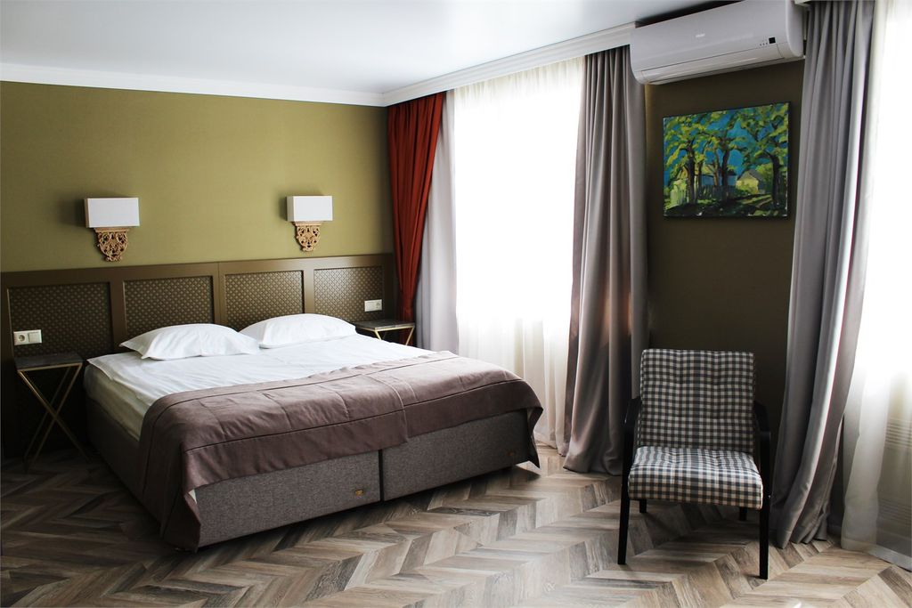 Двухместный номер с 1 кроватью джуниор сюит (вид на Волгу)