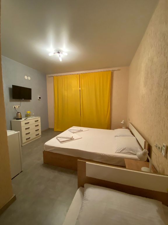 Трёхместный номер стандарт с видом на горы