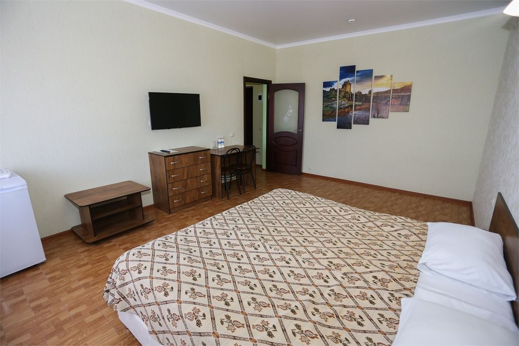 Двухместный номер с 1 кроватью полулюкс