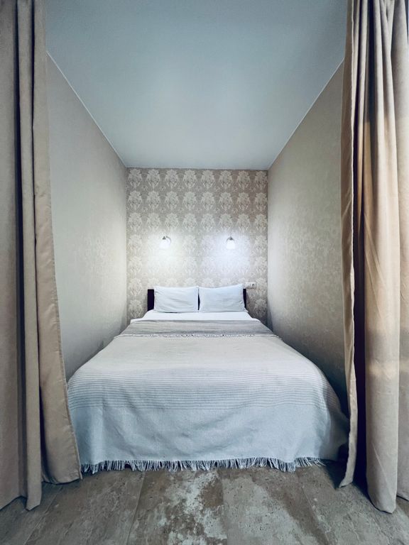 Четырёхместный флора