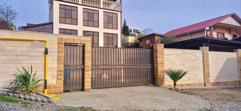 Трёхместный номер стандарт с видом на город