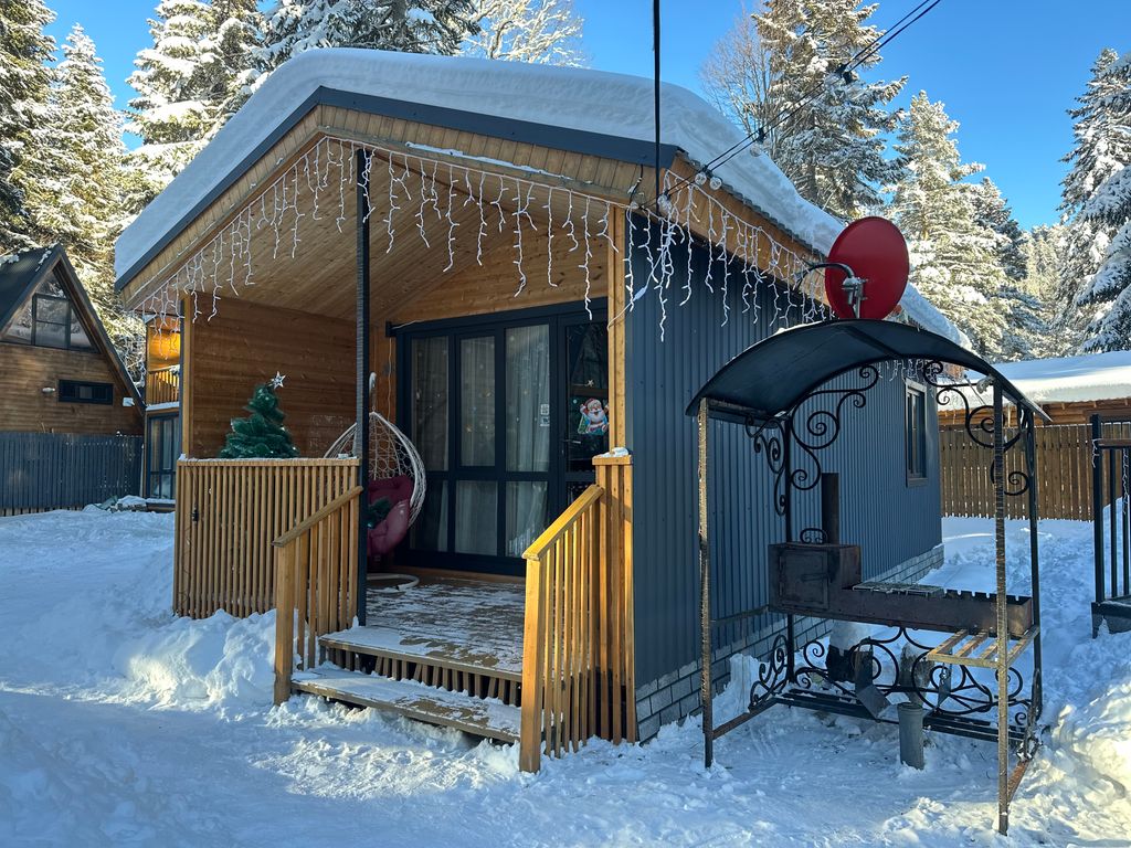 Отдельный дом Коттедж с видом на лес