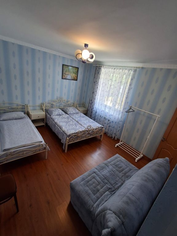 Четырёхместный номер стандарт с видом на горы