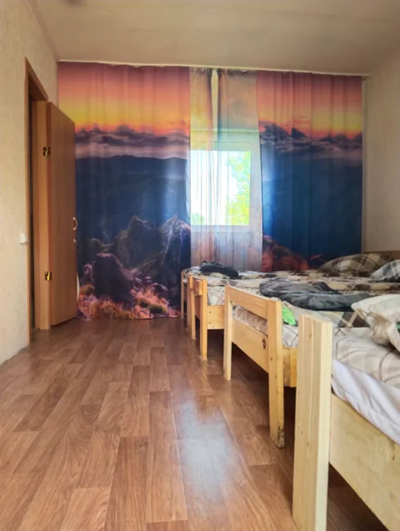 Четырёхместный номер стандарт с видом на горы