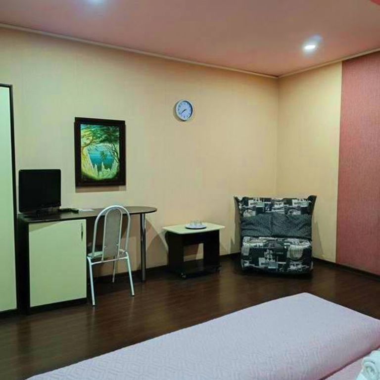 Двухместный номер с 1 кроватью полулюкс с большой кроватью