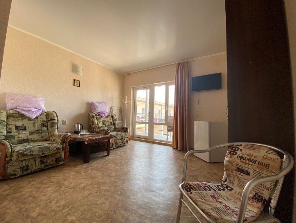 Четырёхместный номер полулюкс