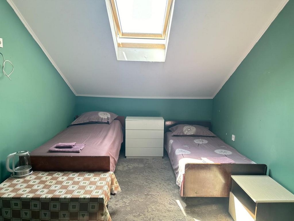 Трёхместный Апартамент 413