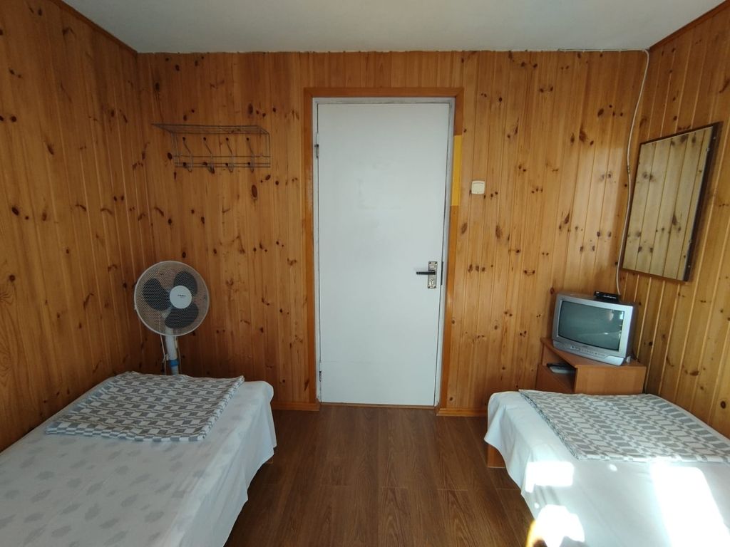 Двухместный номер с 2 отдельными кроватями эконом с видом на море