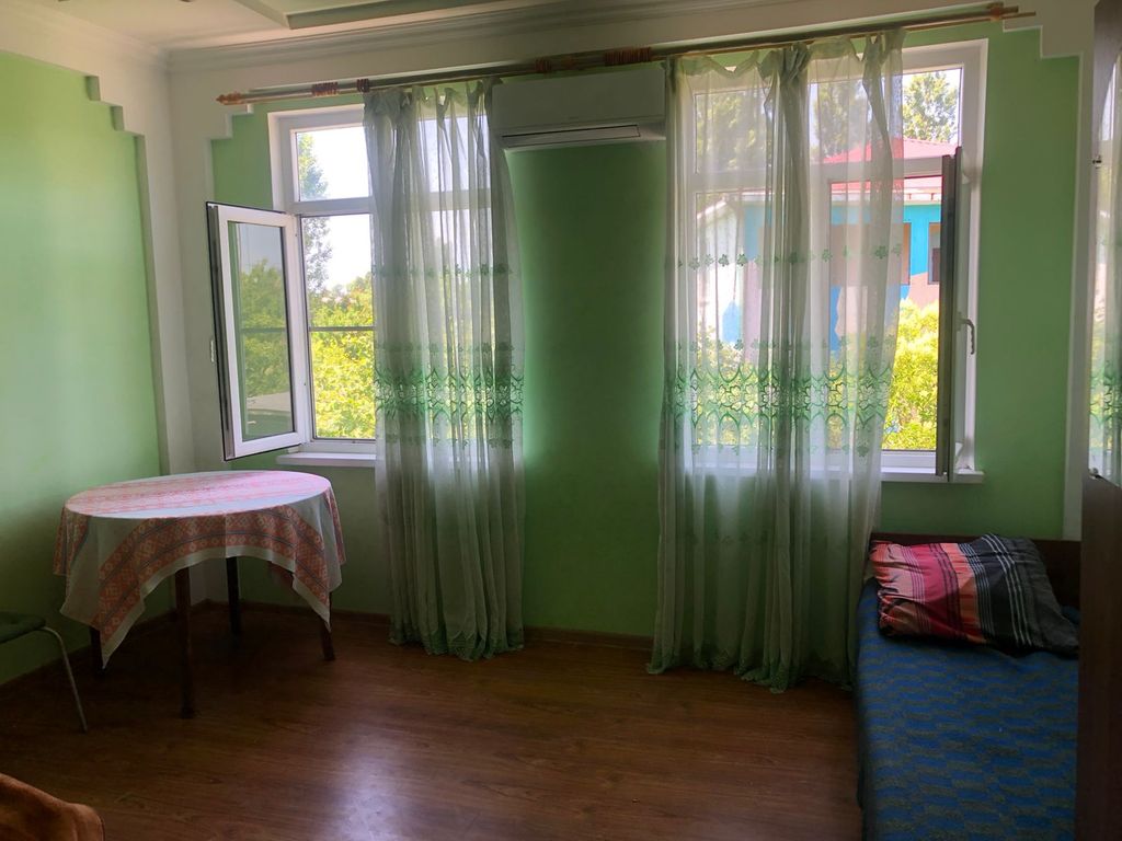 Трёхместный номер Комната в 3 минутах от моря и 10 минутах от Российской границы