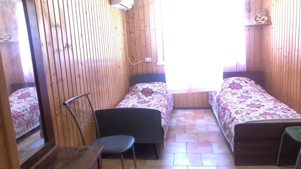 Двухместный номер с 2 отдельными кроватями в 3 минутах от моря и 10 минутах от Российской границы