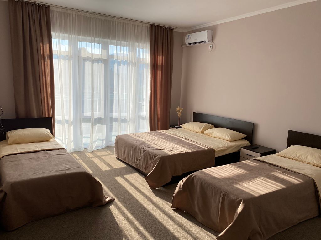 Четырёхместный номер стандарт с видом на море