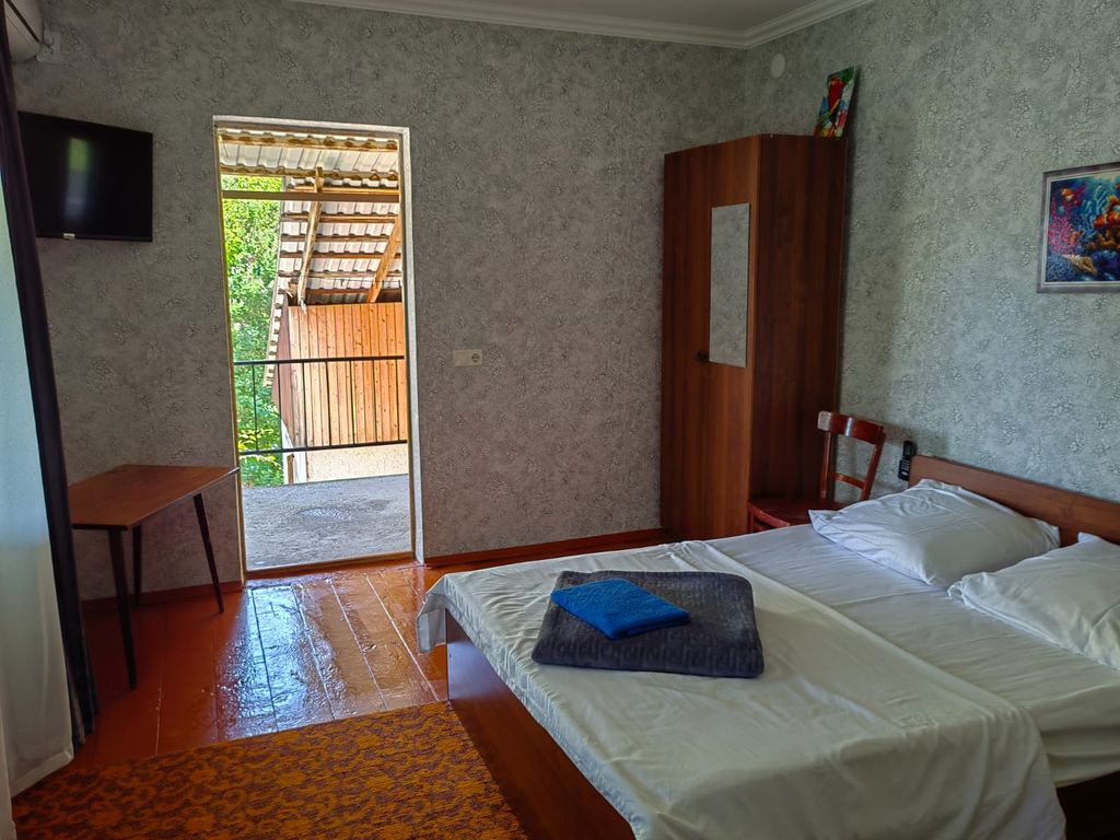 Трёхместный номер с удобствами