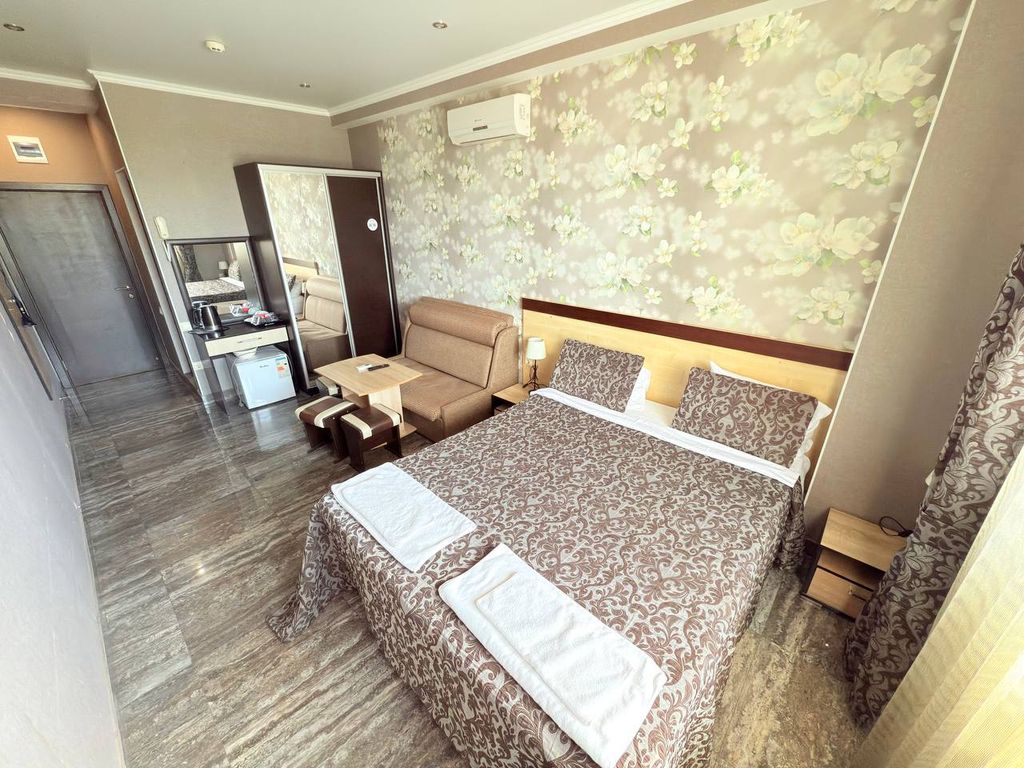 Трёхместный с балконом без кухни I корпус