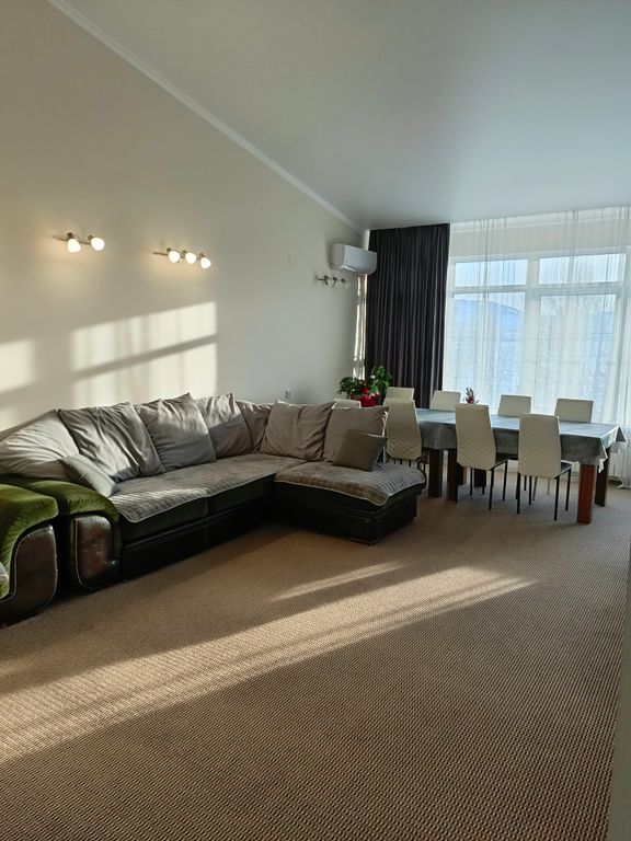 Семейный номер восьмиместный с отдельными спальнями