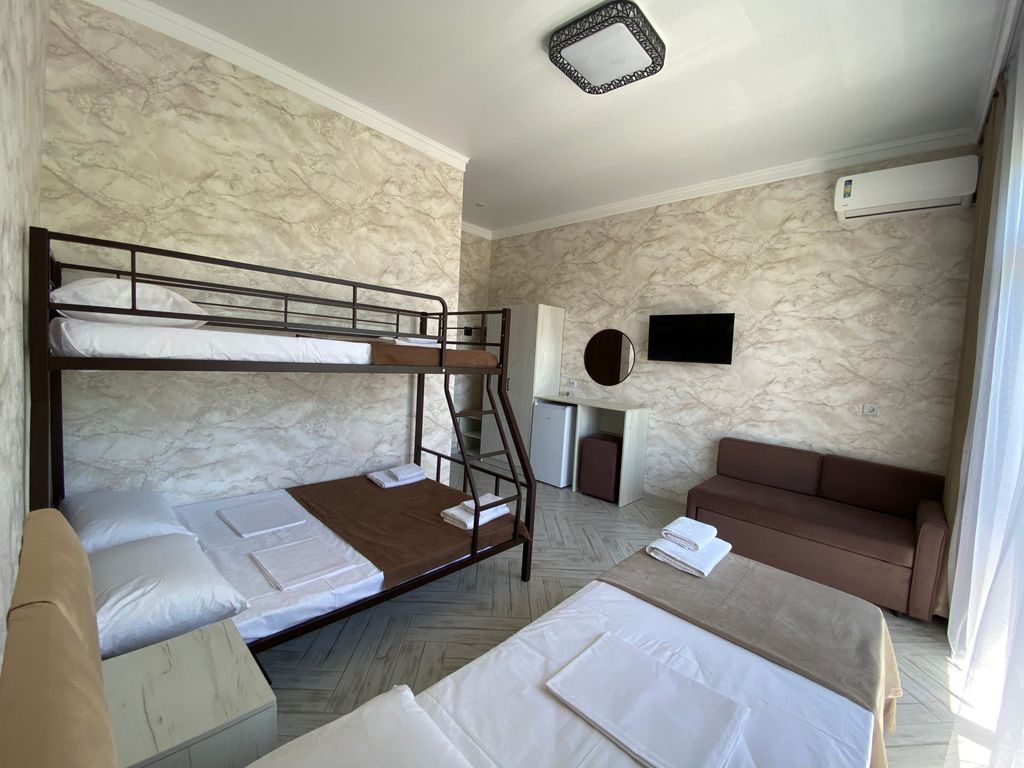 Семейный номер с двухъярусной кроватью