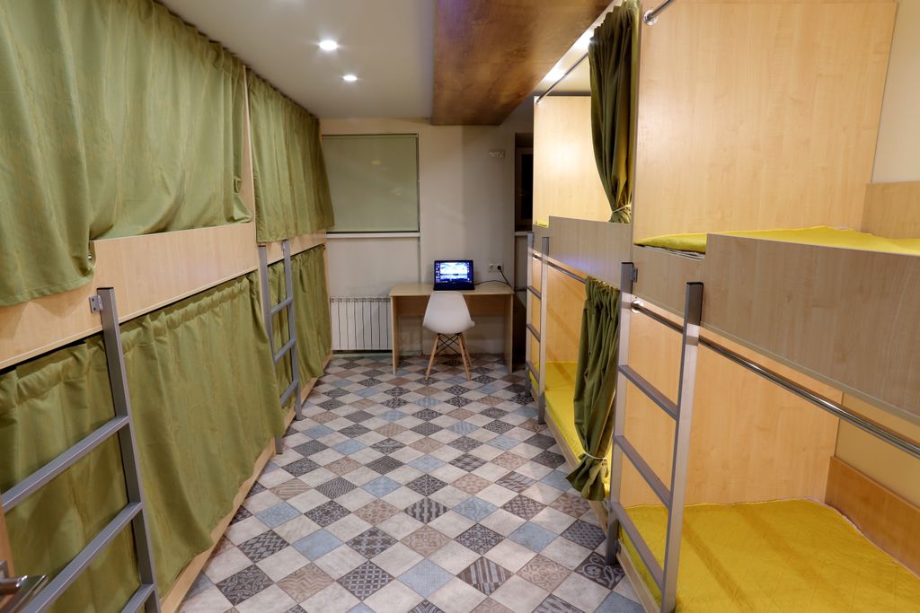 Многоместный мужской номер медведи восьмиместный мужской