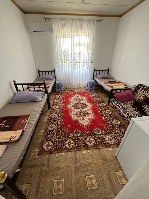 Трёхместный номер Трёхместный номер эконом-класса с общей ванной комнатой и балконом