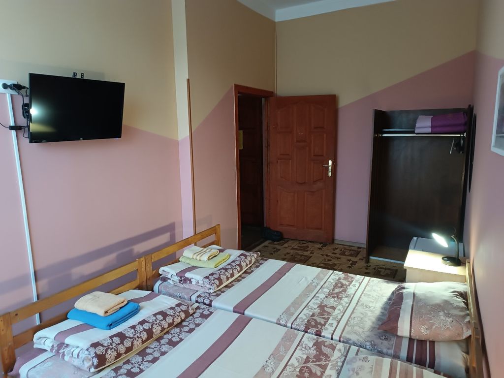 Четырёхместный номер Категория №3 Четырехместный с двумя комнатами (Т.1, Т.2, Т.3)