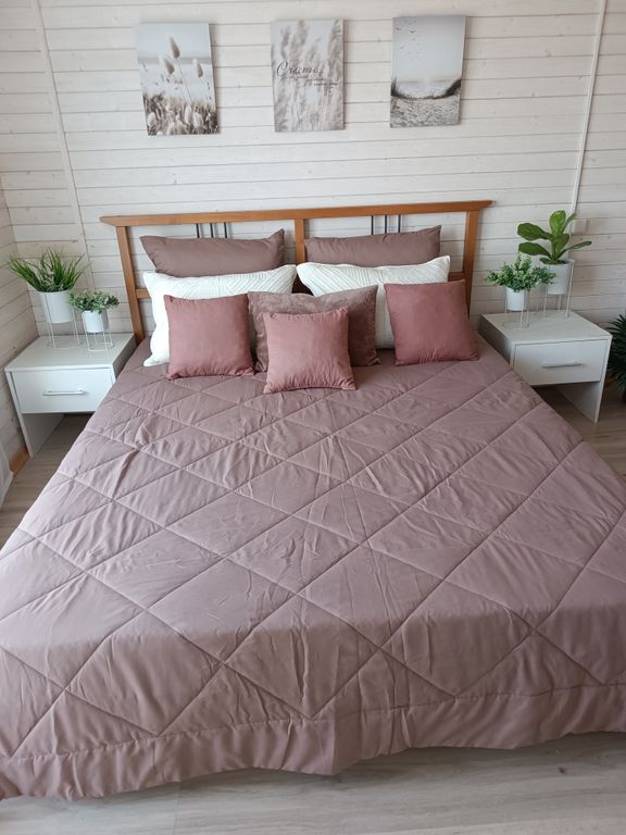 Четырёхместный номер люкс с видом на горы