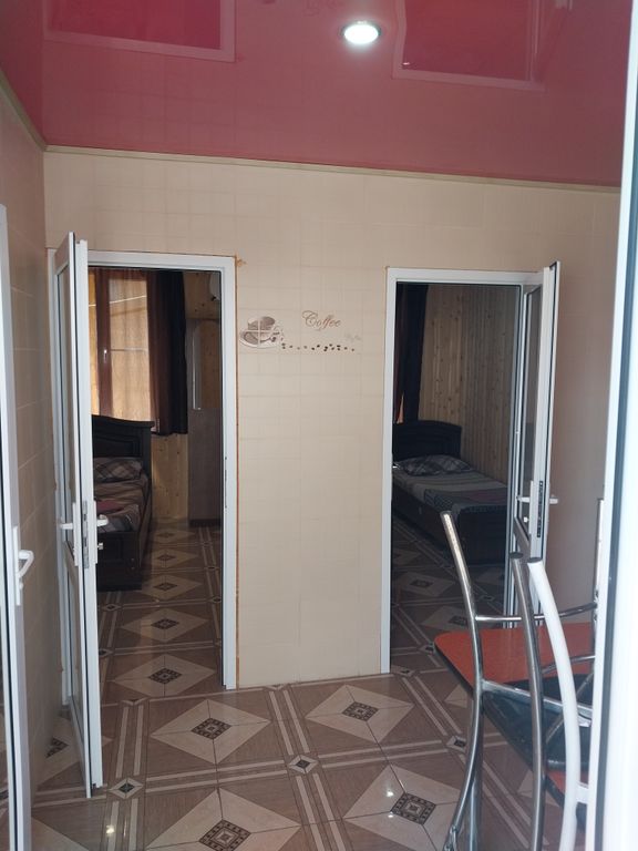 Семейный номер номер с двумя спальнями и с кухней