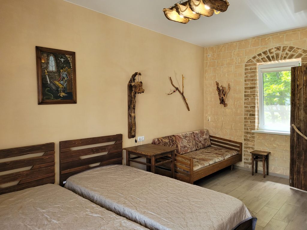 Четырёхместный номер стандарт с видом на горы