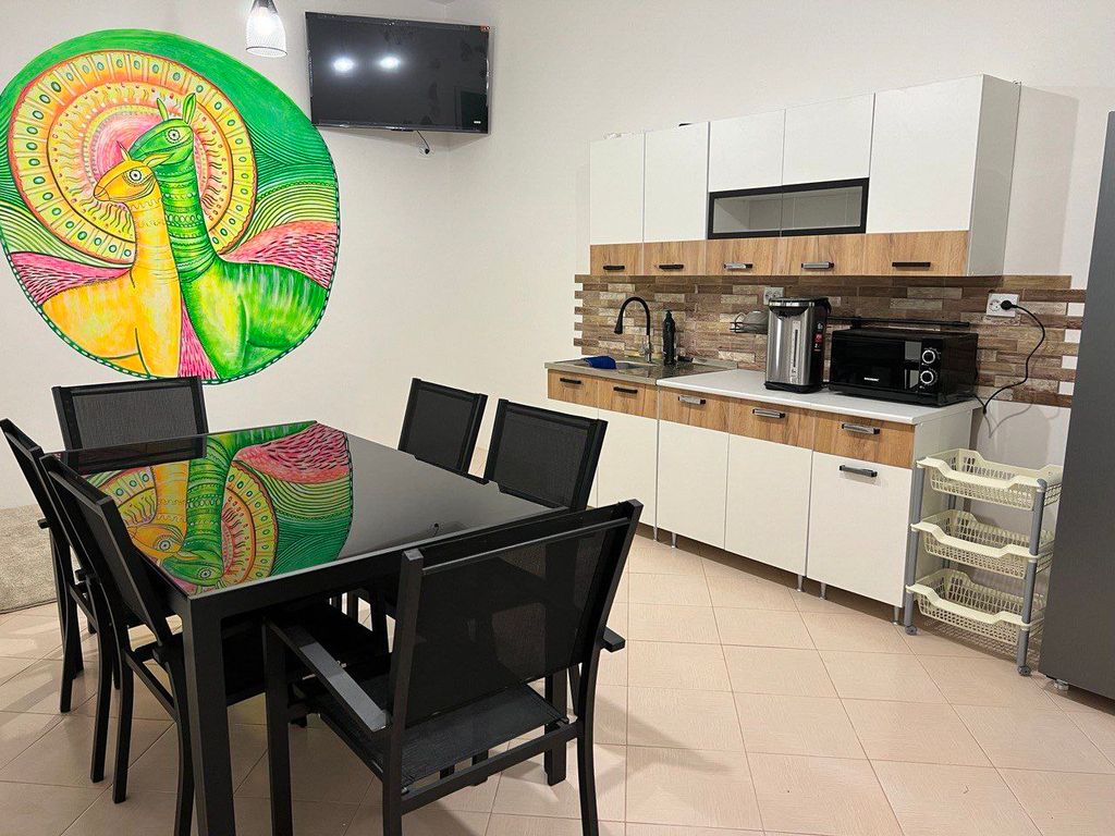 Одноместный номер просторная капсула у Чёрного моря