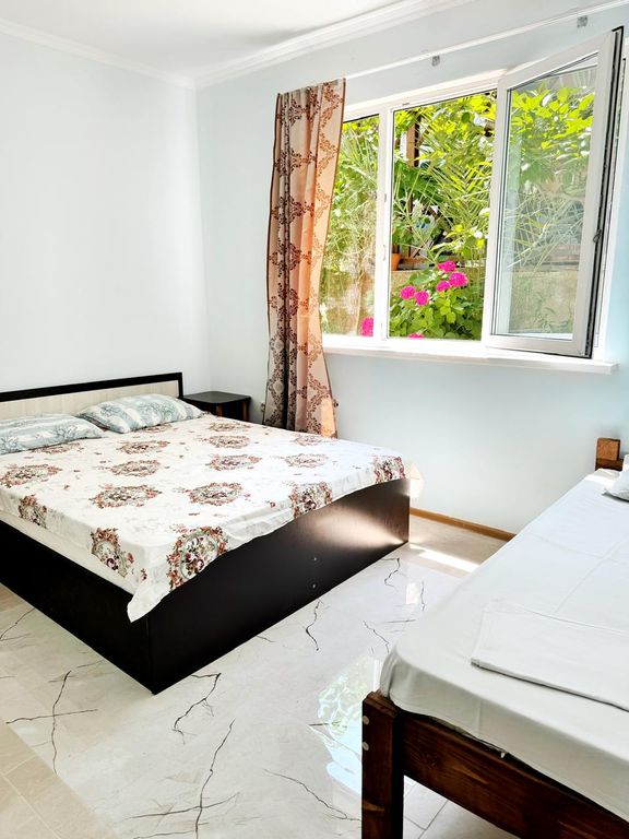 Трёхместный номер уютный номер для отдыха на двоих или троих