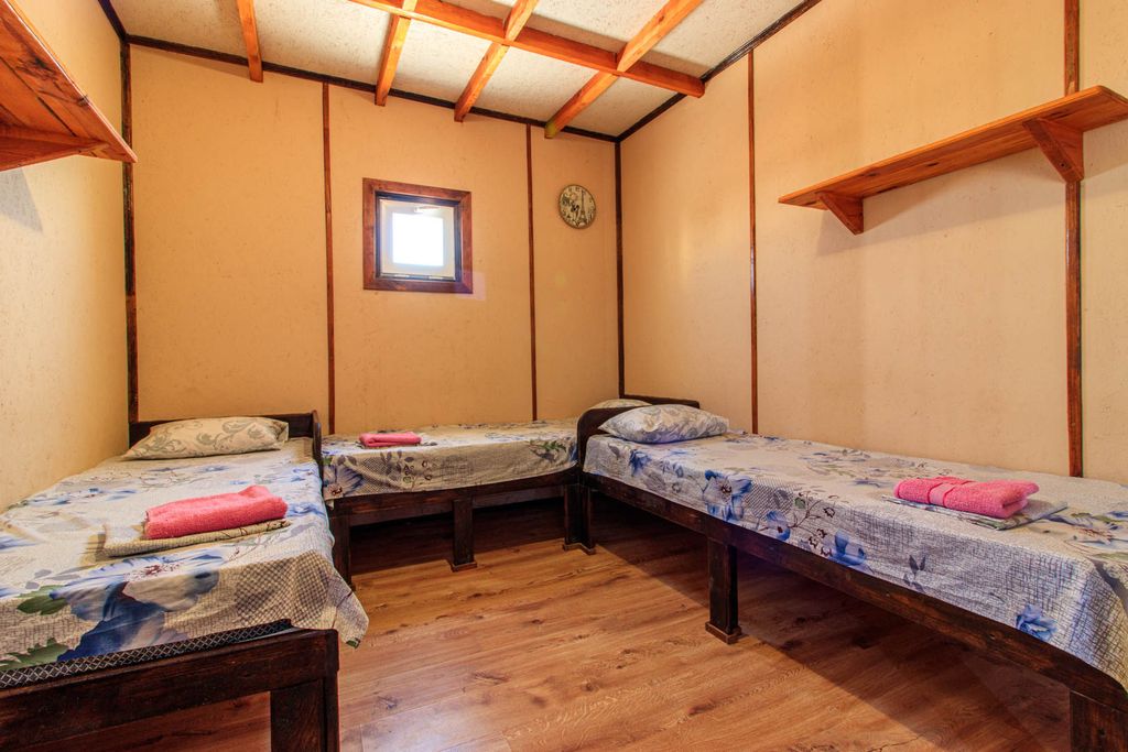 Трёхместный номер стандарт на 2 этаже