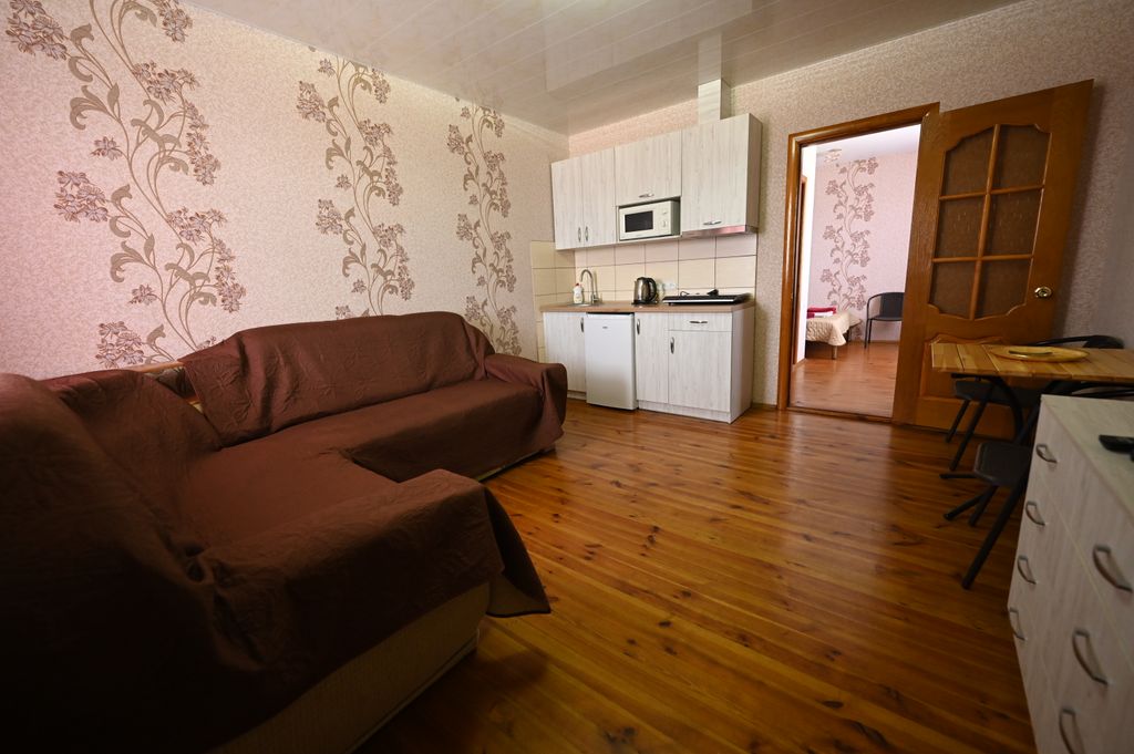 Четырёхместный номер двухкомнатный номер с кухней