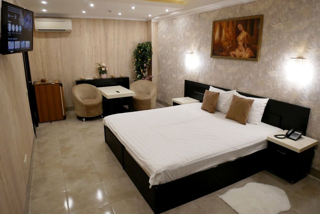 Двухместный номер с 1 кроватью Полулюкс