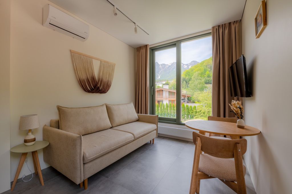 Апартаменты 301 (083) с отдельной спальней