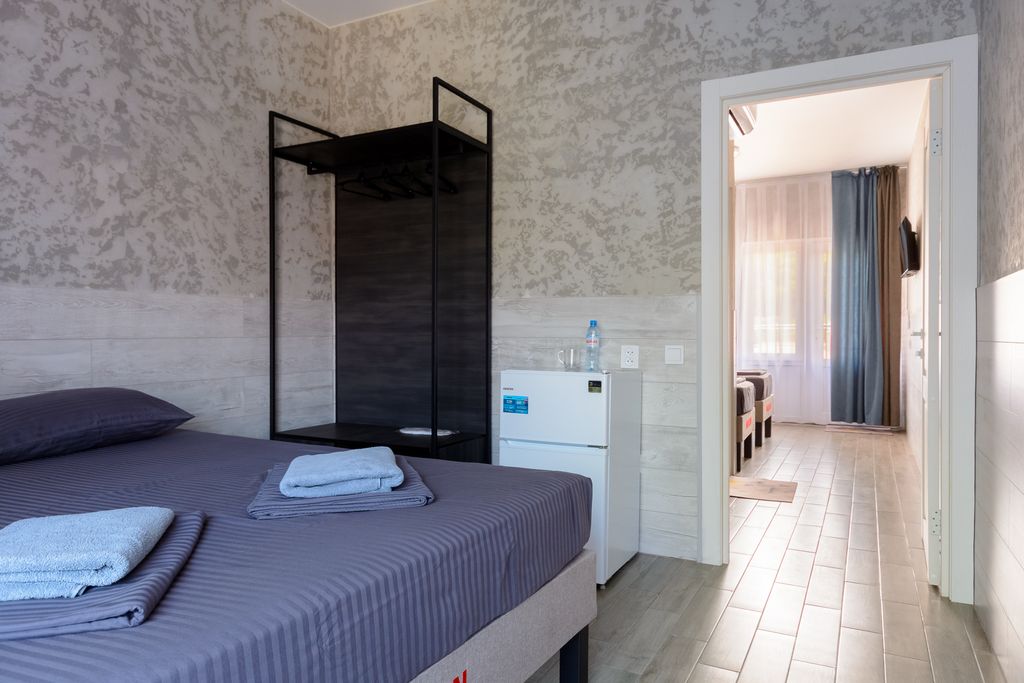 Четырёхместный номер Двухкомнатный с балконом