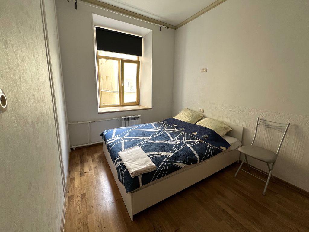 Двухместный номер с 1 кроватью и окнами во двор