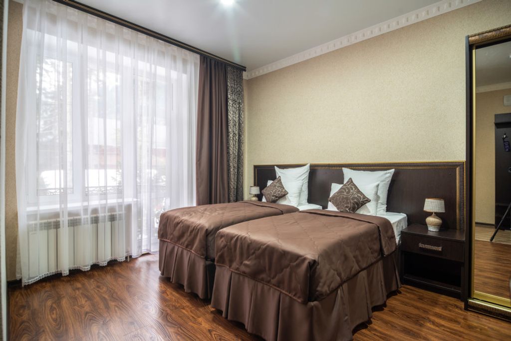 Двухместный номер с 2 отдельными кроватями Стандарт с балконом