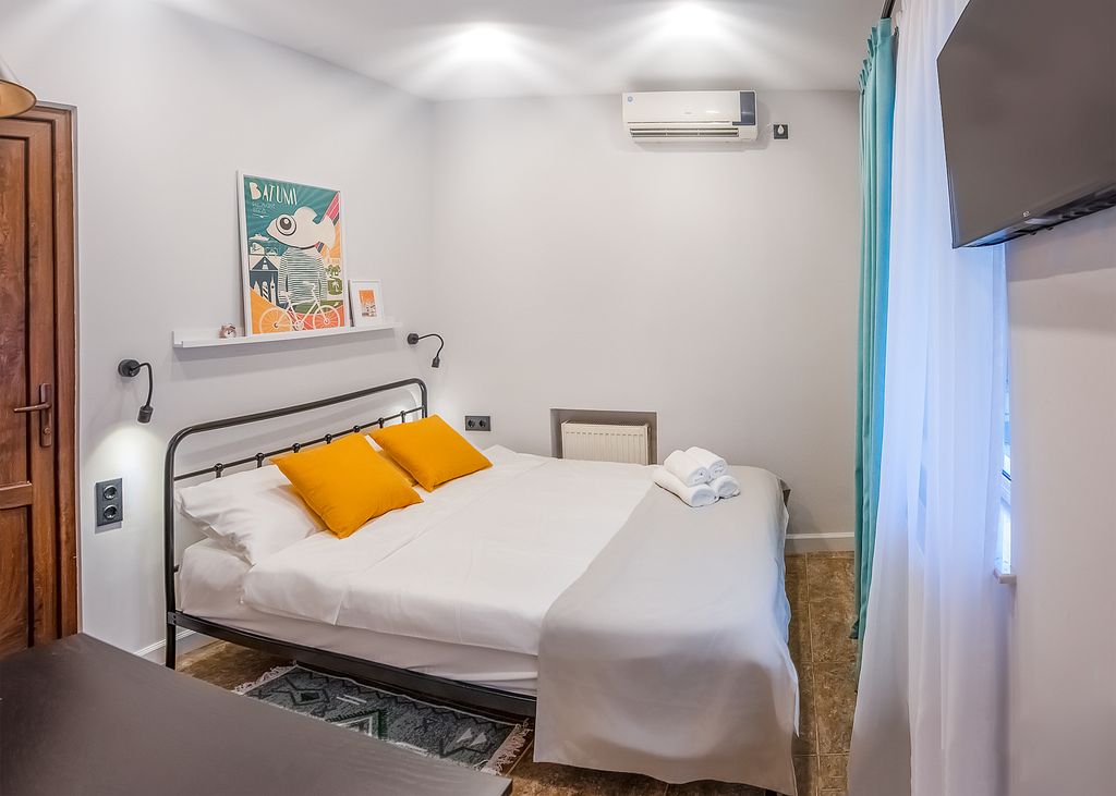 Двухместный номер с 1 кроватью hill house III