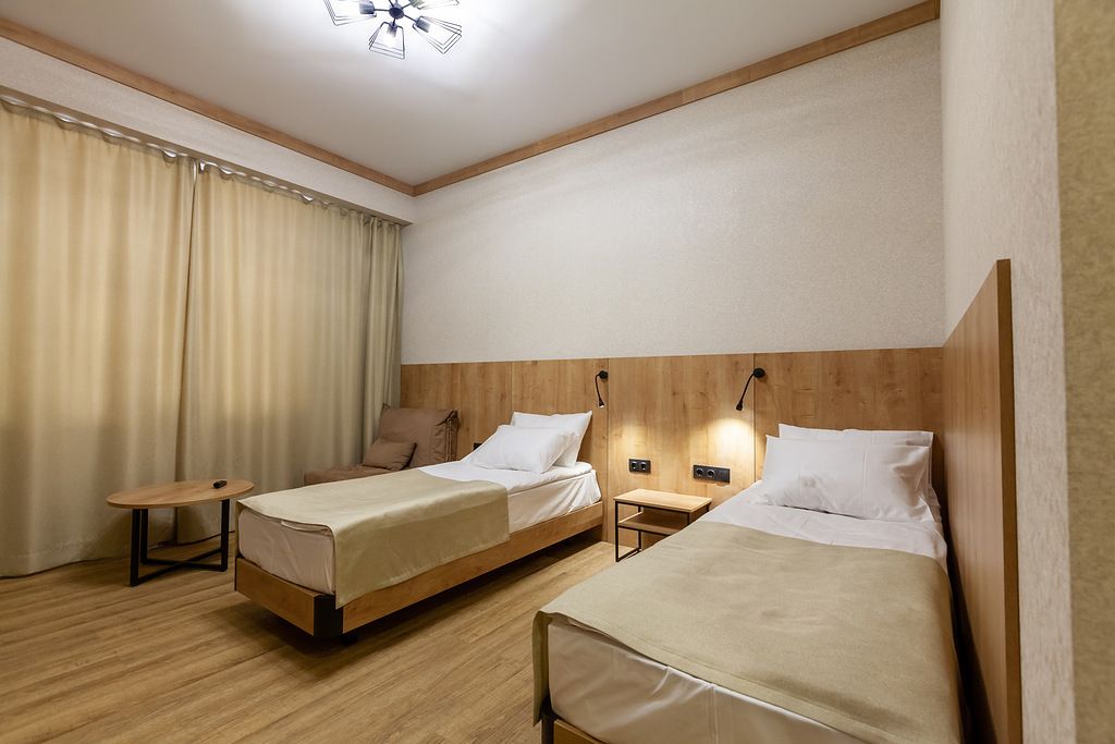 Двухместный номер с 2 отдельными кроватями для маломобильных людей