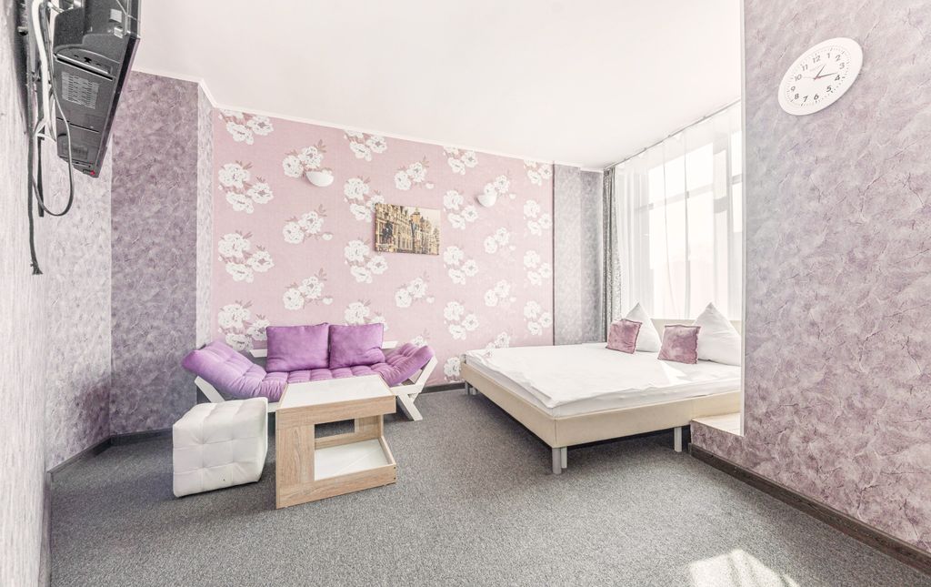 Четырёхместный номер комфорт кровать+диван