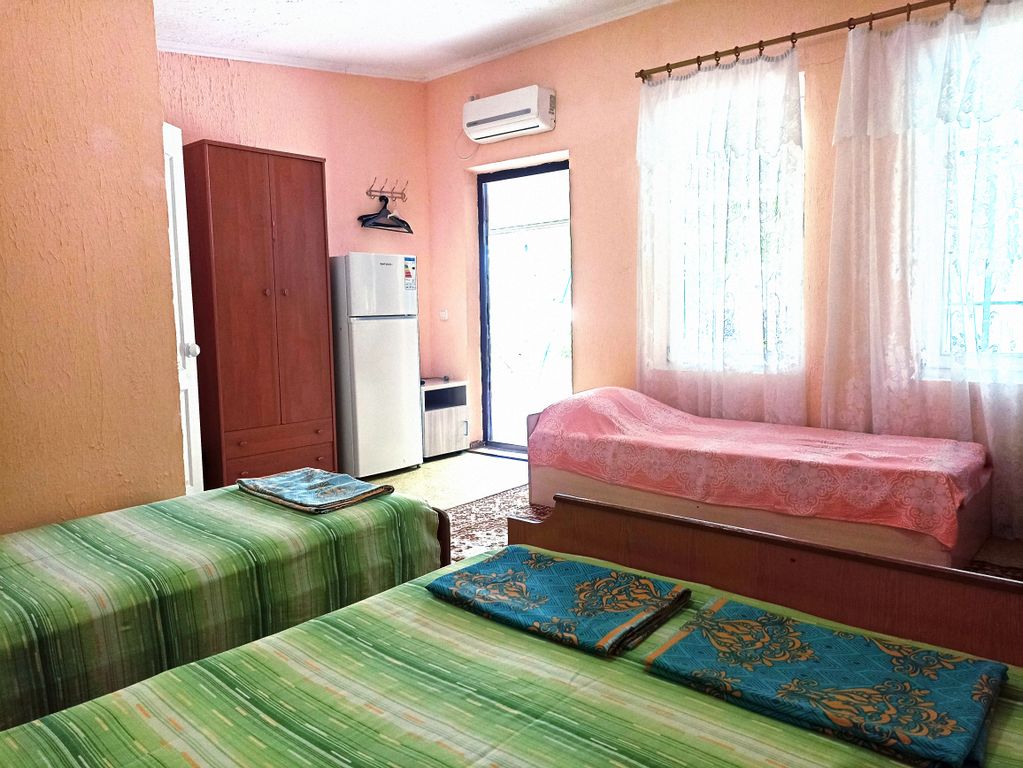 Дом со своей беседкой