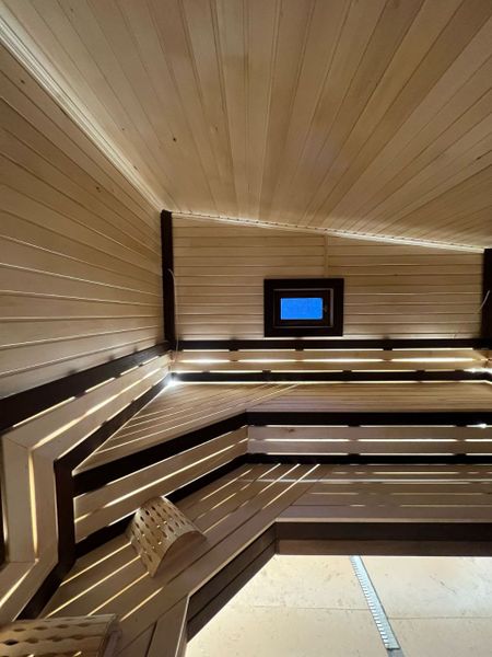 Баня вместимостью до 10 человек за отдельную плату