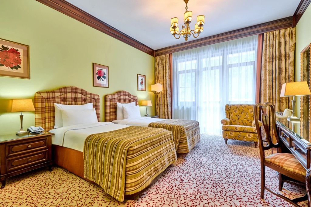 Двухместный номер с 2 отдельными кроватями делюкс с балконом