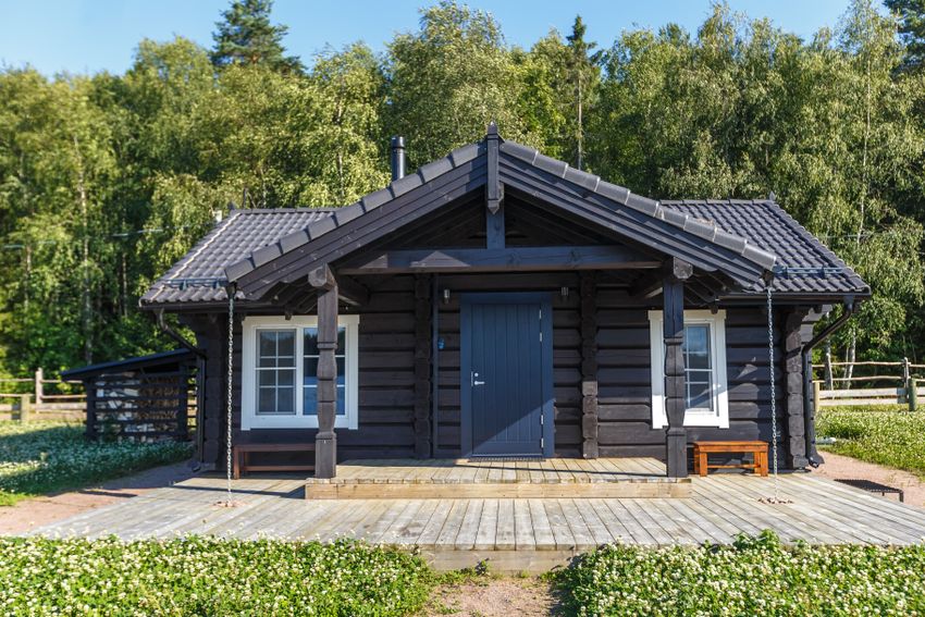 Уютный дом с камином и сауной у самой воды